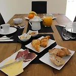 Les Mandarins Oda ve Kahvaltı