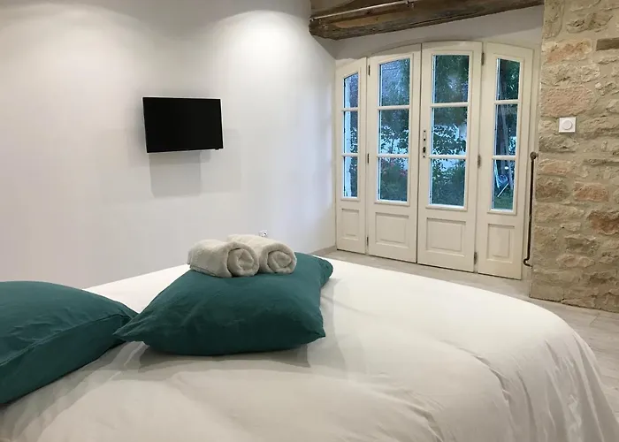 Les Mandarins Bed and breakfast