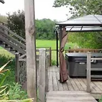 Les Mandarins Bed & Breakfast