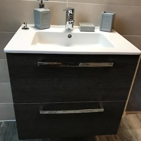 Les Mandarins Nocleg ze śniadaniem