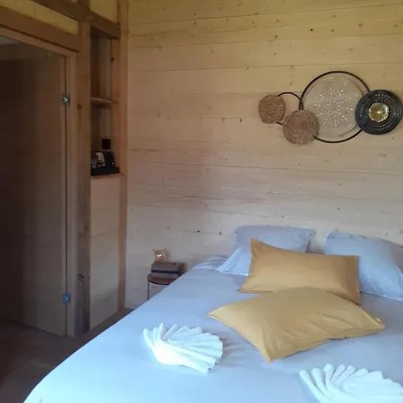 Les Mandarins Bed & Breakfast