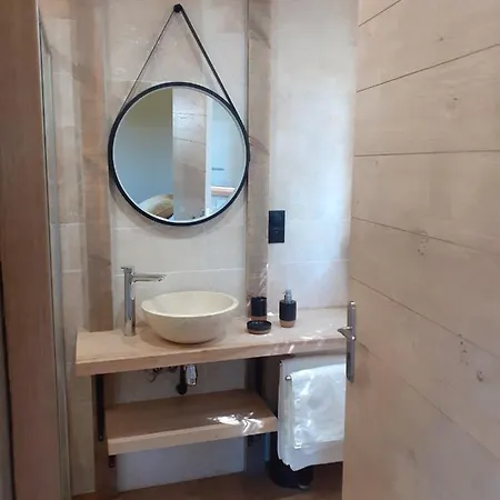 Les Mandarins Bed & Breakfast Baladou