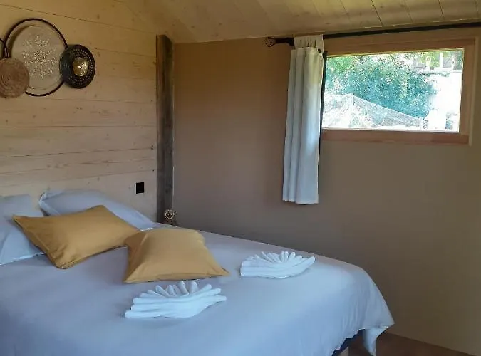 Les Mandarins ベッド・アンド・ブレックファスト Baladou